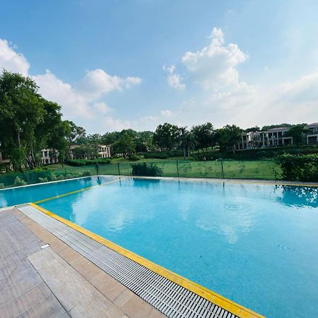 Premium Apartment In Tarudhan Valley Golf Resort Manesar Exterior foto