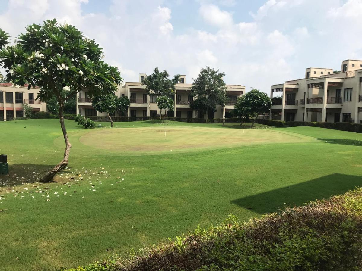 Premium Apartment In Tarudhan Valley Golf Resort Manesar Exterior foto