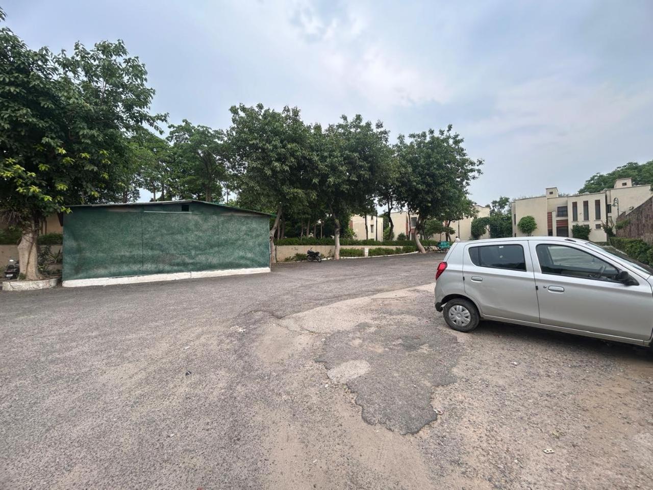 Premium Apartment In Tarudhan Valley Golf Resort Manesar Exterior foto