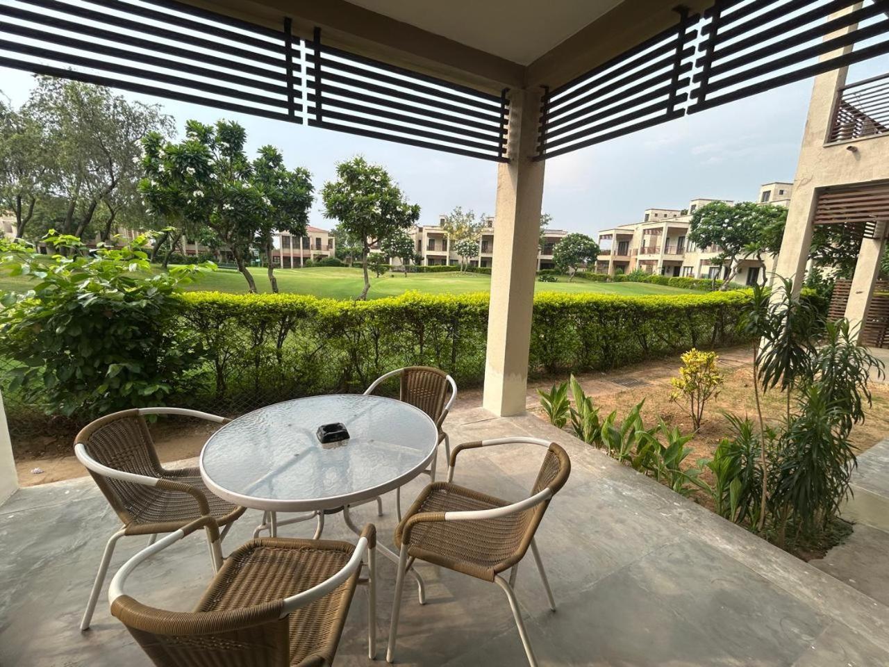 Premium Apartment In Tarudhan Valley Golf Resort Manesar Exterior foto